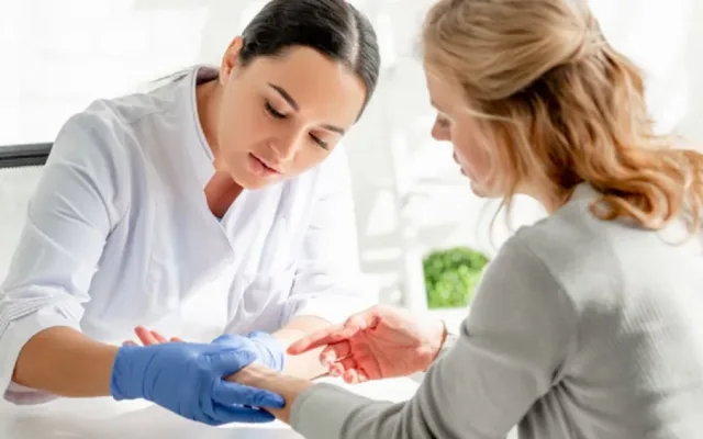 Gần 13 triệu người Việt đã có hộ chiếu vaccine; những thông tin nhất định phải biết