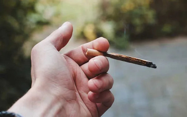 THUỐC LÁ KHÔNG PHẢI LÀ NGUYÊN NHÂN DUY NHẤT GÂY UNG THƯ PHỔI