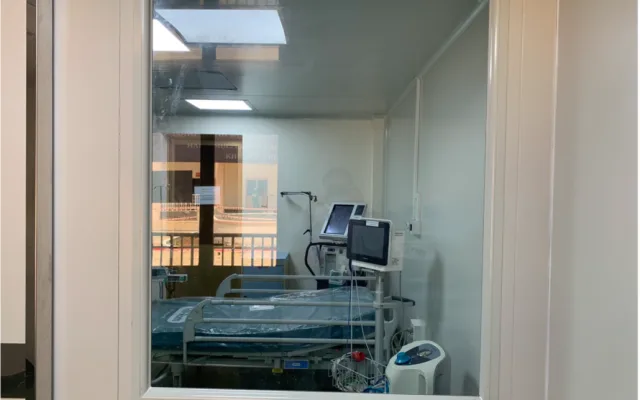 Bệnh viện dã chiến Củ Chi phối hợp bệnh viện Quân dân Y miền Đông chuẩn bị thử nghiệm sản phẩm “Robot khử khuẩn phòng cách ly”