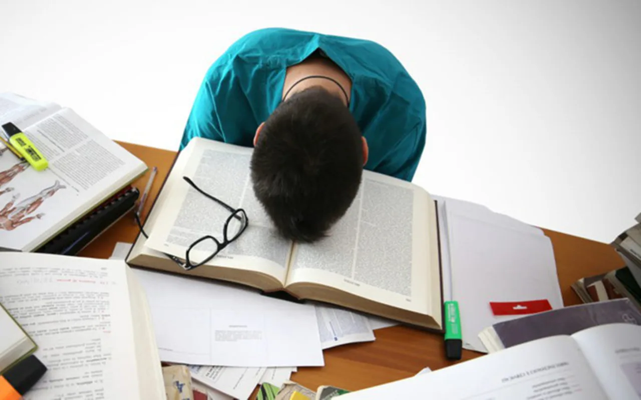 Stress, trầm cảm trong học sinh - biểu hiện không thể xem thường
