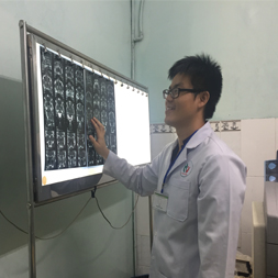 Thạc sĩ Bác sĩ Lưu Quang Việt