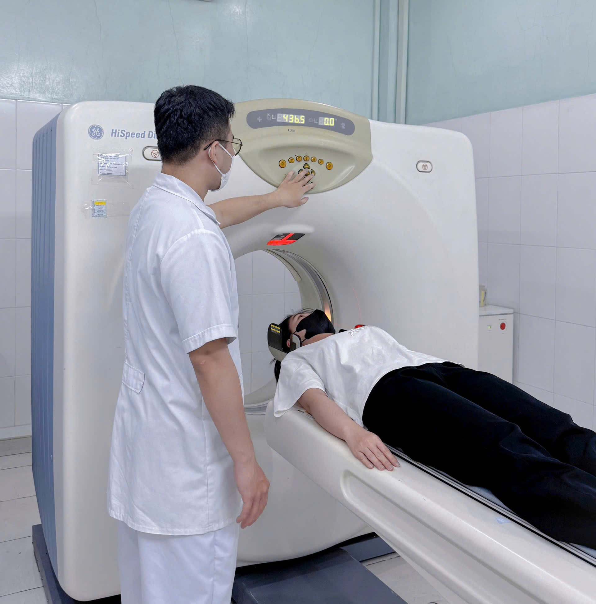 Thạc sĩ Bác sĩ Lưu Quang Việt